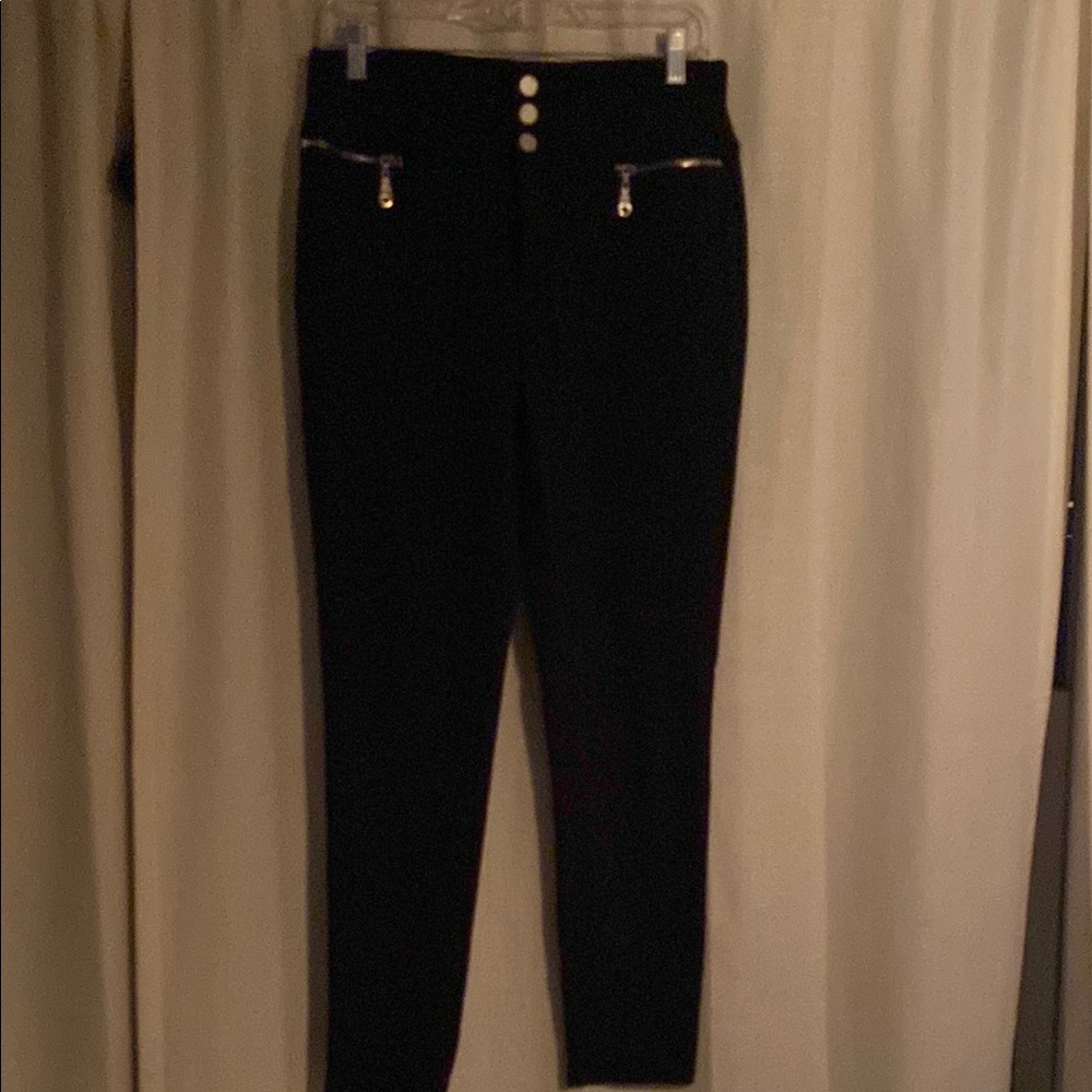 Chic Black High-Waisted Pants with Zipper Accents